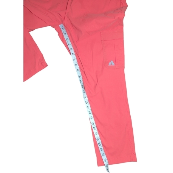 NWT Eddie Bauer Women's Guide Ripstop Cargo Ankle Pant Size 10 - Picture 5 of 7